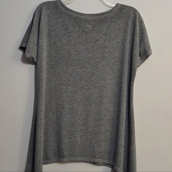 Puma Womens Sport wear Cap Sleeve Shark Bite Hem Tshirt Size XL - Picture 2 of 7